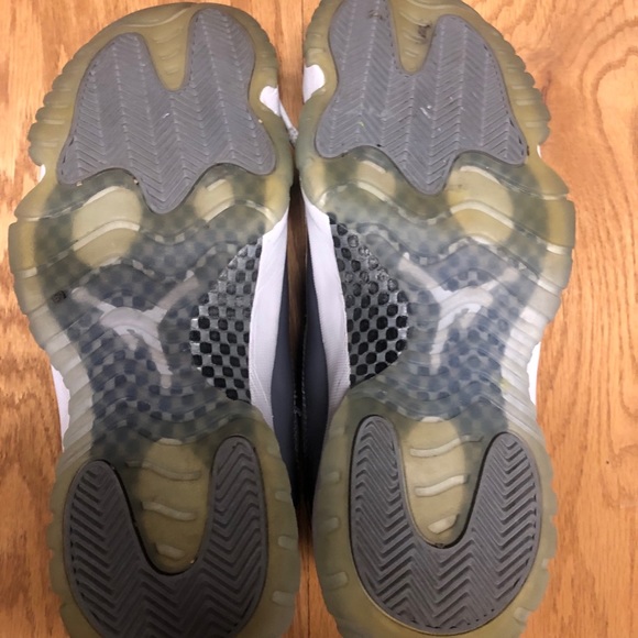 Jordan Cool Grey 11’s 11 lows OG Box Size 9.5 - Picture 5 of 6